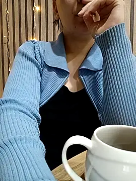 Snapshot of Emily__love chatting on November 25, 2025, 2:45 am Emily love online show from November 25, 2025, 2:45 am