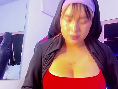 Snapshot of MiluVargas chatting on November 2, 2025, 4:28 am MiluVargas online show from November 2, 2025, 4:28 am