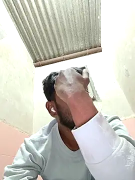 Snapshot of devil_boy_0909 chatting on December 19, 2025, 12:40 pm devil boy 0909 online show from December 19, 2025, 12:40 pm