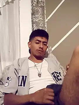 Snapshot of SkinniYamo chatting on March 2, 2026, 7:09 am SkinniYamo online show from March 2, 2026, 7:09 am