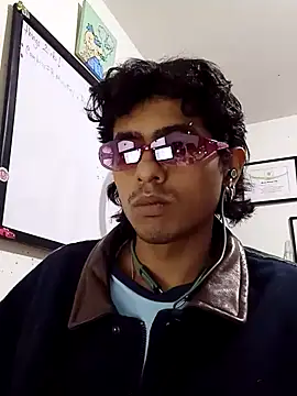 Snapshot of SkinniYamo chatting on February 20, 2026, 11:50 pm SkinniYamo online show from February 20, 2026, 11:50 pm