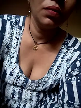 Snapshot of HayatKapoor chatting on November 7, 2025, 5:17 pm HayatKapoor online show from November 7, 2025, 5:17 pm