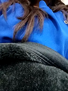 Manisha Ranii04 online show from October 26, 2025, 2:17 pm