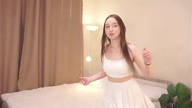 Snapshot of LeonaBelhumeur chatting on October 29, 2025, 12:37 pm LeonaBelhumeur online show from October 29, 2025, 12:37 pm