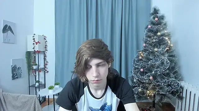 AvenGlow online show from December 19, 2025, 5:10 am