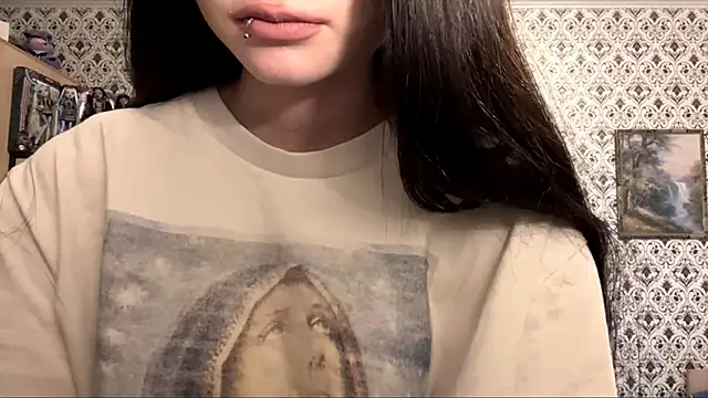 SofiaDreams09 online show from November 14, 2025, 2:21 pm