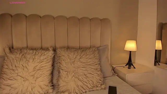 Melanie hillz online show from March 24, 2026, 7:14 pm