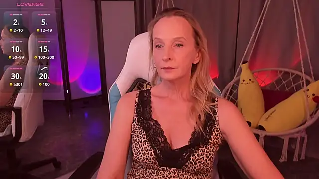 Snapshot of ScarlettPalmer chatting on November 18, 2025, 10:07 am ScarlettPalmer online show from November 18, 2025, 10:07 am