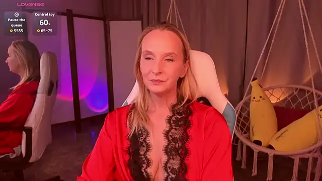 Snapshot of ScarlettPalmer chatting on November 19, 2025, 10:15 am ScarlettPalmer online show from November 19, 2025, 10:15 am