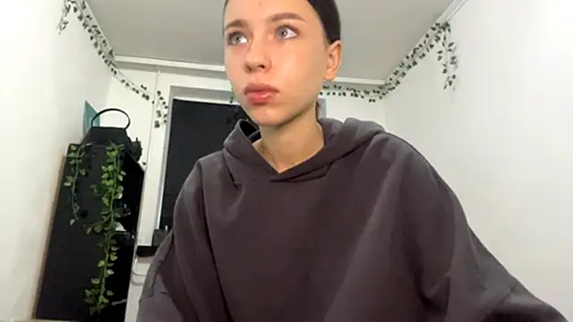 LilithFlamey online show from October 29, 2025, 7:18 am