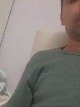 Snapshot of Danielwin chatting on October 29, 2025, 5:34 pm Danielwin online show from October 29, 2025, 5:34 pm