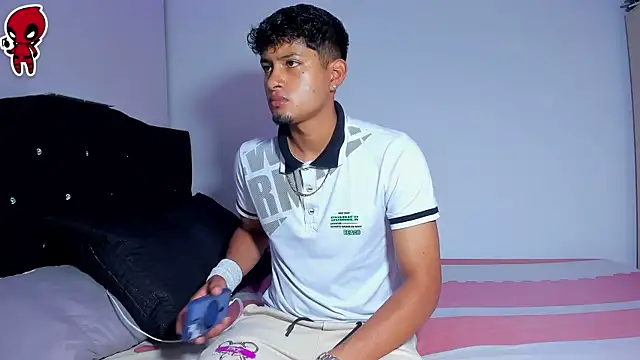 Snapshot of Dominic_King chatting on March 2, 2026, 1:28 am Dominic King online show from March 2, 2026, 1:28 am