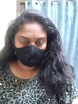 girl999 online show from December 22, 2025, 7:58 pm