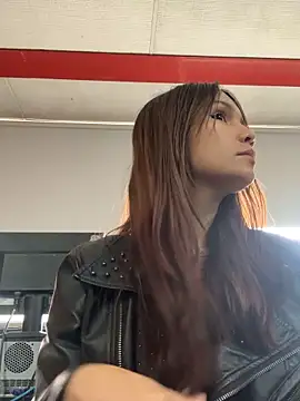 Snapshot of just-daph chatting on October 29, 2025, 2:49 pm just-daph online show from October 29, 2025, 2:49 pm