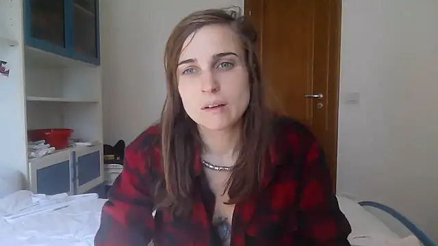 SinnEmily online show from March 18, 2026, 10:18 am