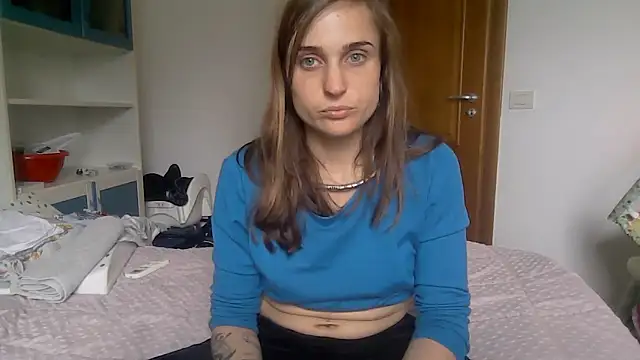 SinnEmily online show from March 31, 2026, 1:46 pm