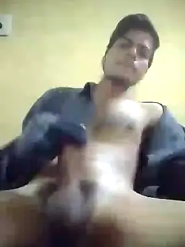 Snapshot of Luckysucks chatting on December 18, 2025, 7:24 am Luckysucks online show from December 18, 2025, 7:24 am