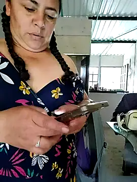 Anny 37 online show from November 13, 2025, 8:02 pm