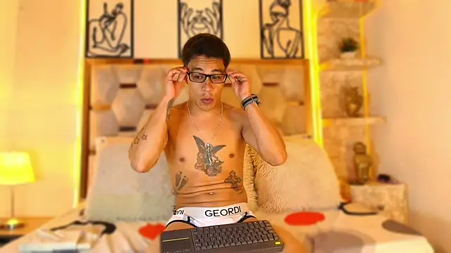 Snapshot of Andrew_Haalls chatting on November 13, 2025, 8:02 pm Andrew Haalls online show from November 13, 2025, 8:02 pm