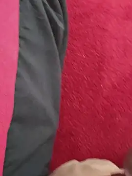 bigbuufuu online show from April 26, 2026, 6:49 pm