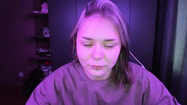 sophia lix online show from November 15, 2025, 1:53 am