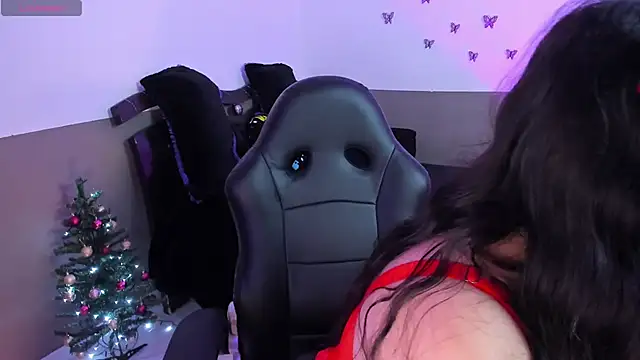 Snapshot of Monserrat_Cute_ chatting on December 2, 2025, 2:56 am Monserrat Cute online show from December 2, 2025, 2:56 am