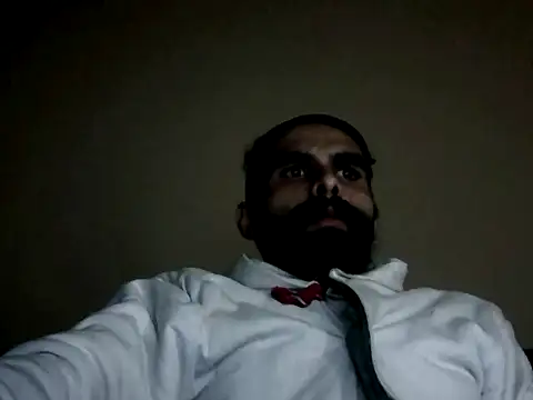 giovanift111 online show from November 28, 2025, 8:03 am