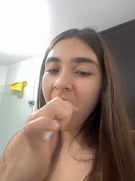 Snapshot of Valentina_ro chatting on October 27, 2025, 3:51 am Valentina ro online show from October 27, 2025, 3:51 am