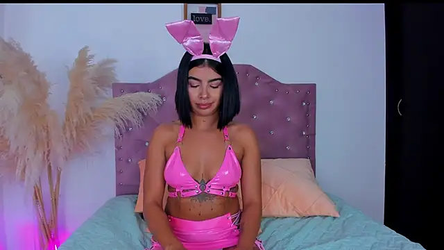 Julig01 online show from November 1, 2025, 4:19 am