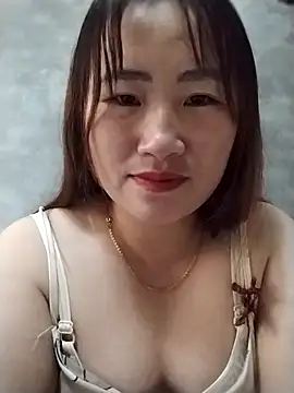 emini-xx online show from November 15, 2025, 6:17 am