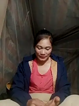 Snapshot of doggy-00 chatting on November 23, 2025, 8:46 am doggy-00 online show from November 23, 2025, 8:46 am