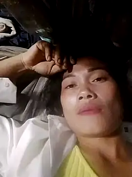 Snapshot of doggy-00 chatting on October 28, 2025, 2:05 pm doggy-00 online show from October 28, 2025, 2:05 pm