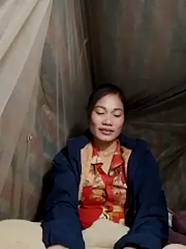 Snapshot of doggy-00 chatting on November 29, 2025, 12:44 am doggy-00 online show from November 29, 2025, 12:44 am