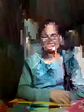 Snapshot of doggy-00 chatting on November 12, 2025, 1:15 pm doggy-00 online show from November 12, 2025, 1:15 pm