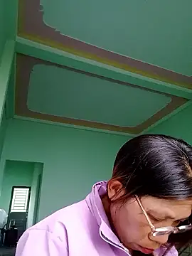 Snapshot of bella-la chatting on November 1, 2025, 9:36 am bella-la online show from November 1, 2025, 9:36 am