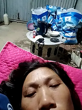 Snapshot of bella-la chatting on November 24, 2025, 12:27 pm bella-la online show from November 24, 2025, 12:27 pm