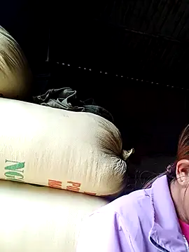 Snapshot of bella-la chatting on October 31, 2025, 6:21 am bella-la online show from October 31, 2025, 6:21 am