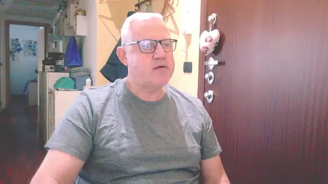 Snapshot of Diegoriv71 chatting on May 7, 2026, 4:54 pm Diegoriv71 online show from May 7, 2026, 4:54 pm