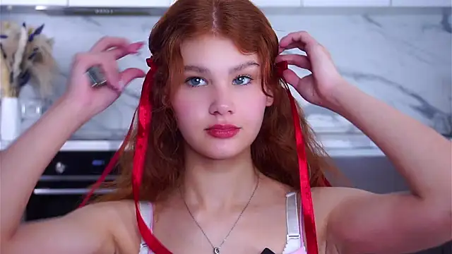 YettaCalabria online show from December 16, 2025, 12:09 pm