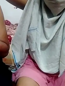 Snapshot of hot_couple_000 chatting on February 27, 2026, 4:07 pm hot couple 000 online show from February 27, 2026, 4:07 pm