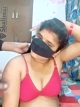 Snapshot of hot_couple_000 chatting on February 28, 2026, 8:03 am hot couple 000 online show from February 28, 2026, 8:03 am