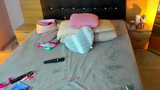 valeryablack online show from February 12, 2026, 8:08 pm