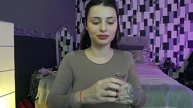 venusinylons online show from December 14, 2025, 1:06 pm