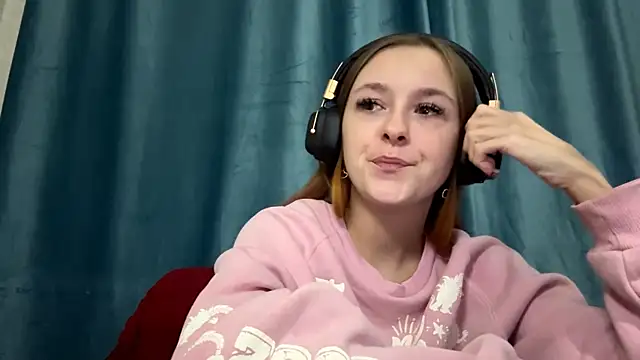 HOTBellakle online show from November 5, 2025, 3:26 pm