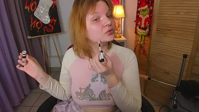 babyyullii online show from December 14, 2025, 8:31 am