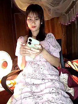 Snapshot of Em_xinh01 chatting on December 20, 2025, 1:19 am Em xinh01 online show from December 20, 2025, 1:19 am