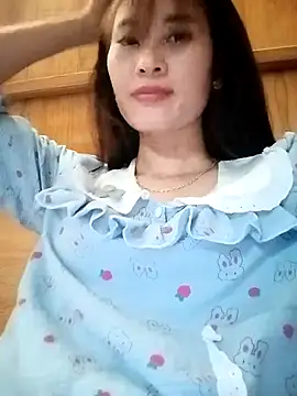 Snapshot of Em_xinh01 chatting on March 2, 2026, 4:57 am Em xinh01 online show from March 2, 2026, 4:57 am