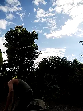 Yordiparra online show from April 20, 2026, 9:05 pm