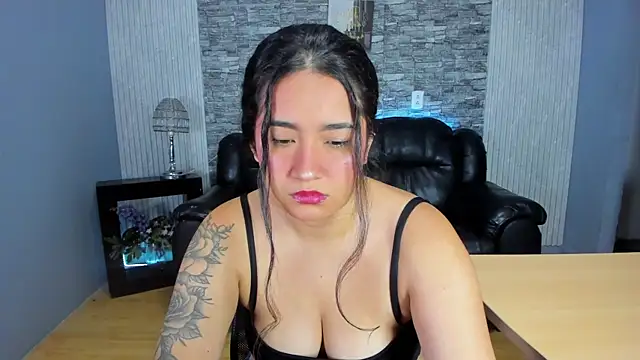 Amber Smitt19 online show from January 13, 2026, 12:53 pm