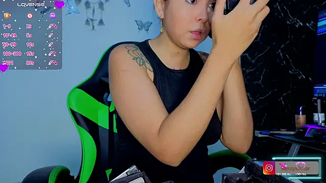 Snapshot of Hinatta-Tatto1 chatting on November 23, 2025, 3:11 pm Hinatta-Tatto1 online show from November 23, 2025, 3:11 pm